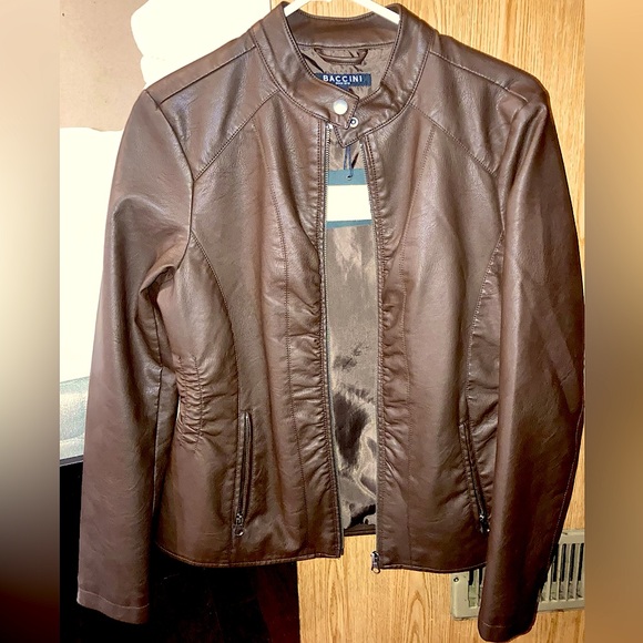 Beautiful Baccini Leather Jacket - Picture 2 of 3